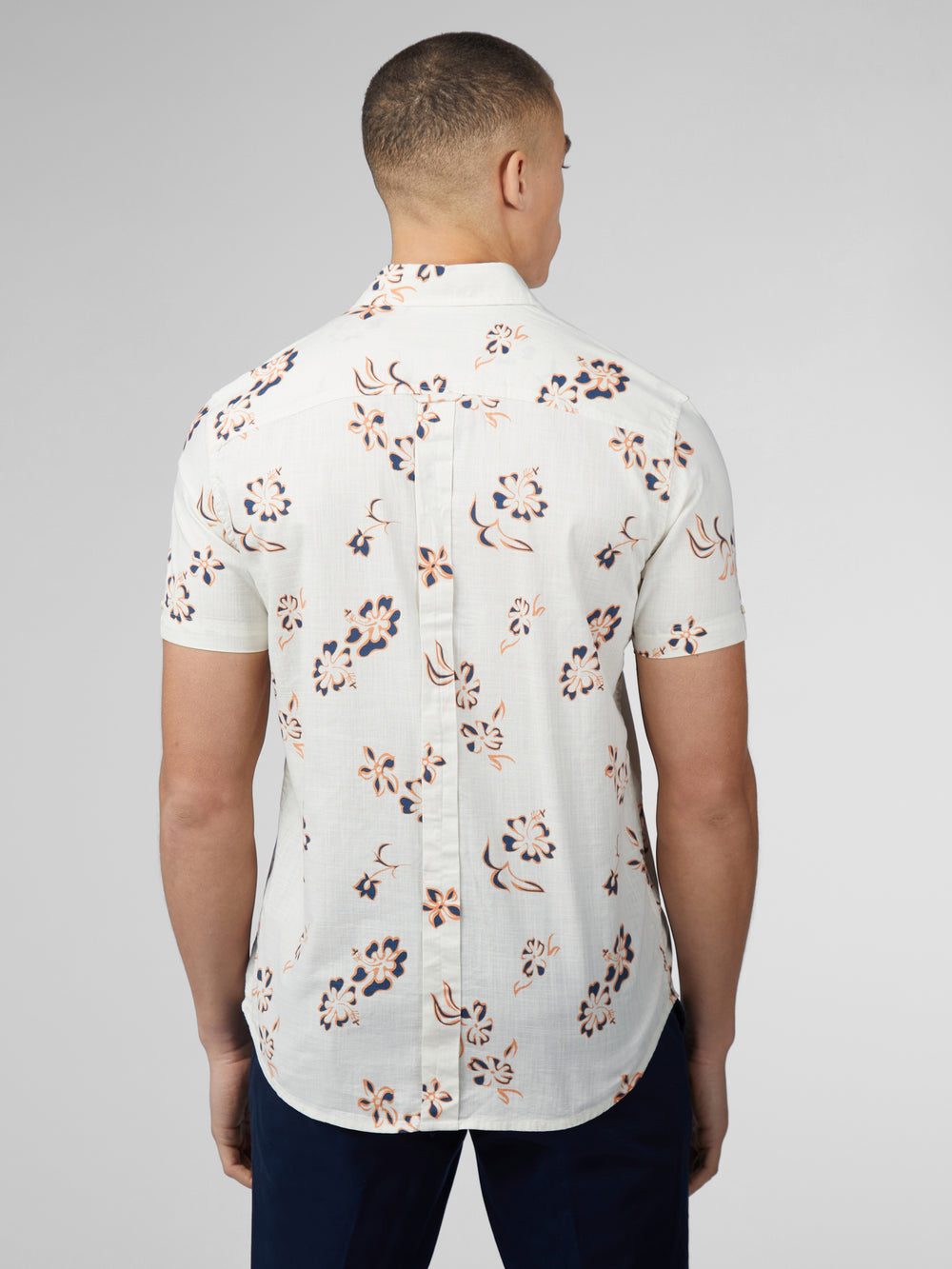 Ben Sherman Signature Linear Floral Shirts White | HXWV08926